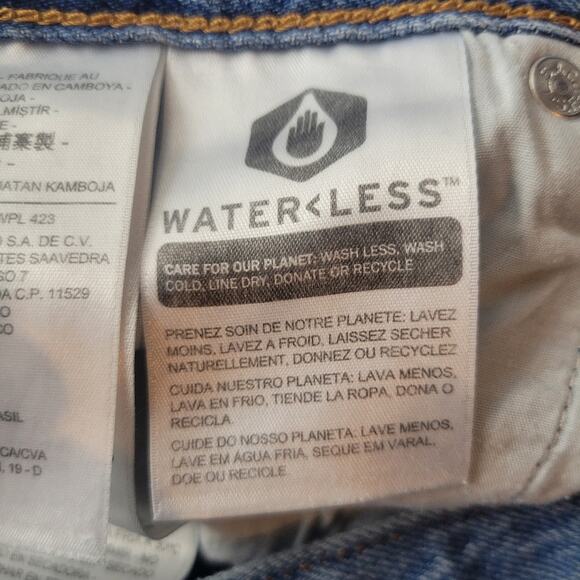 Levi's Ribcage Straight Ankle Jeans Light Wash Size 32/27 - Picture 8 of 10